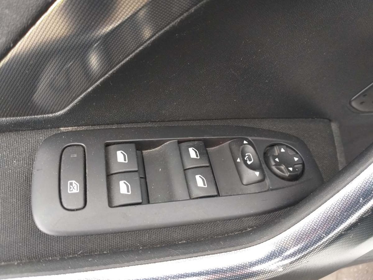 Peugeot 2008 original Außenspiegel links vercromt elektrisch anklappbar Bj.2014